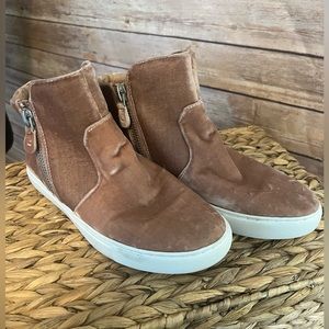 Gentle souls blush pink velvet booties